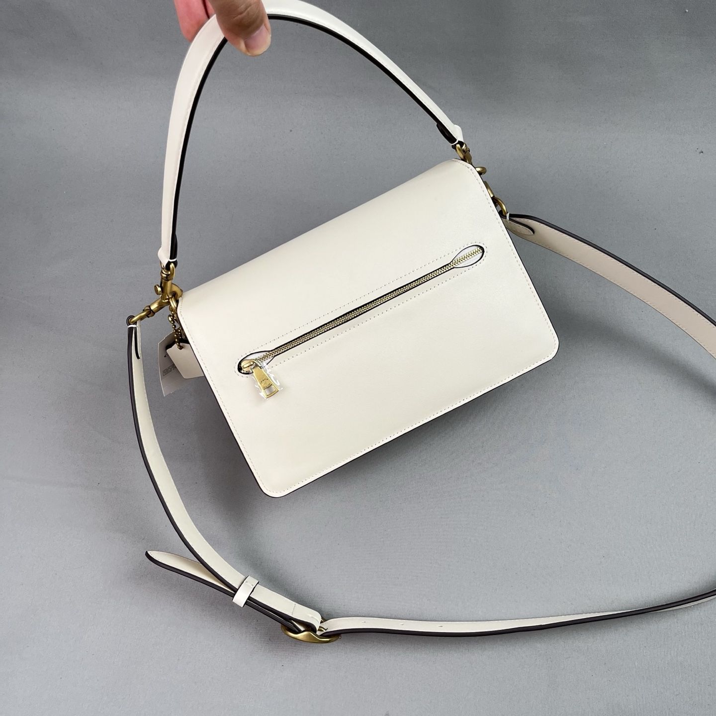 The latest white version of the high-end purchasing grade…