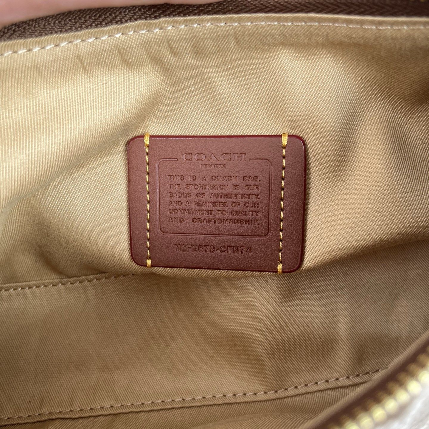 The CFN74 Emeilia 22 series shoulder bag is a magic stick…