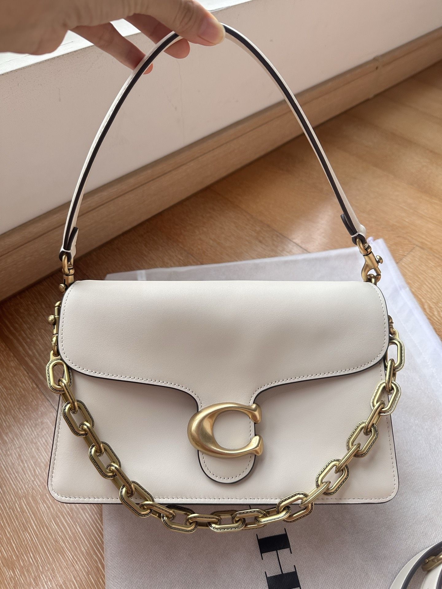 CY919 new ChainTabby 26 shoulder bag, made of cowhide…