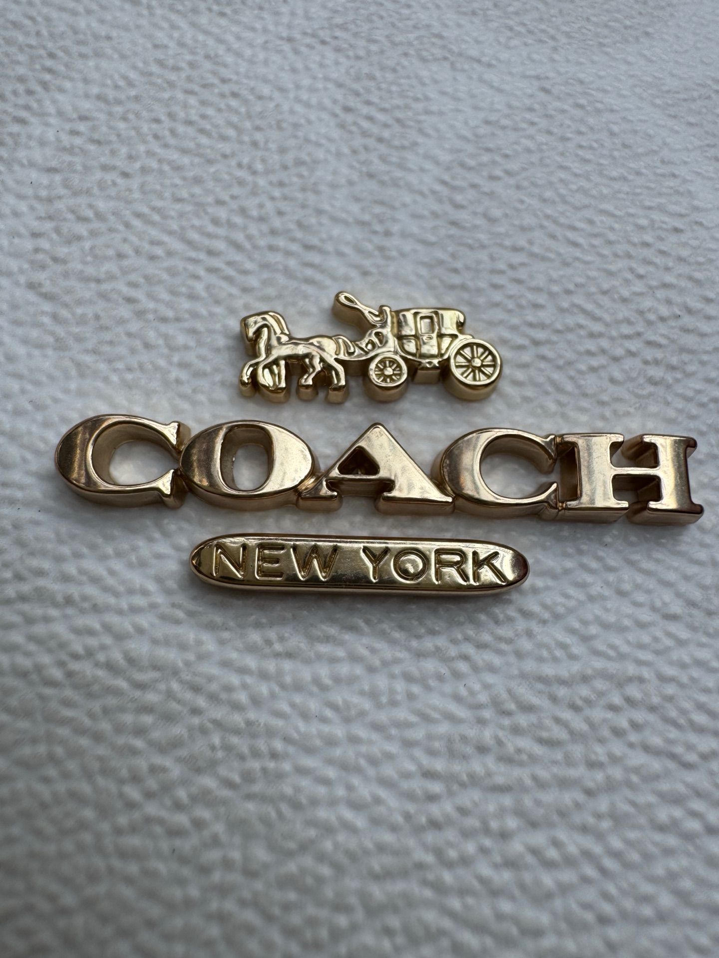 Coach 5696 Glacier White Outlet, the top tier ceiling