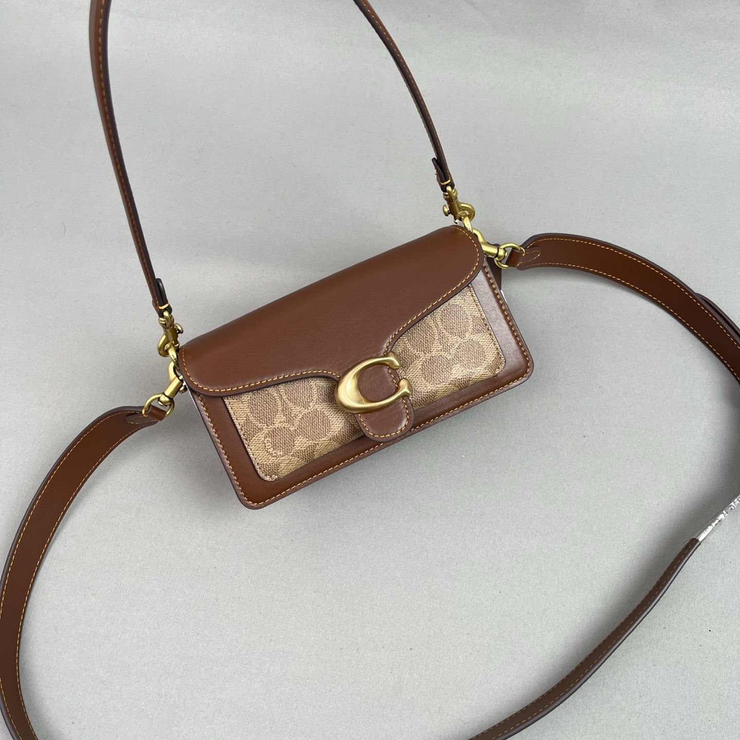 The new version of the CY200 Tabby20 wine god bag with