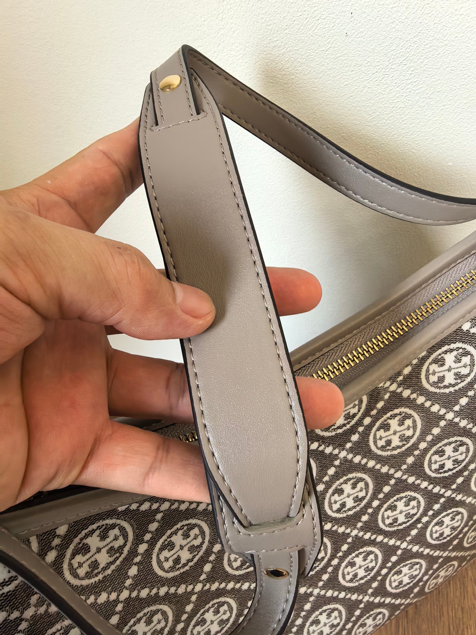 Number 1631 Tory Burch carryall package type