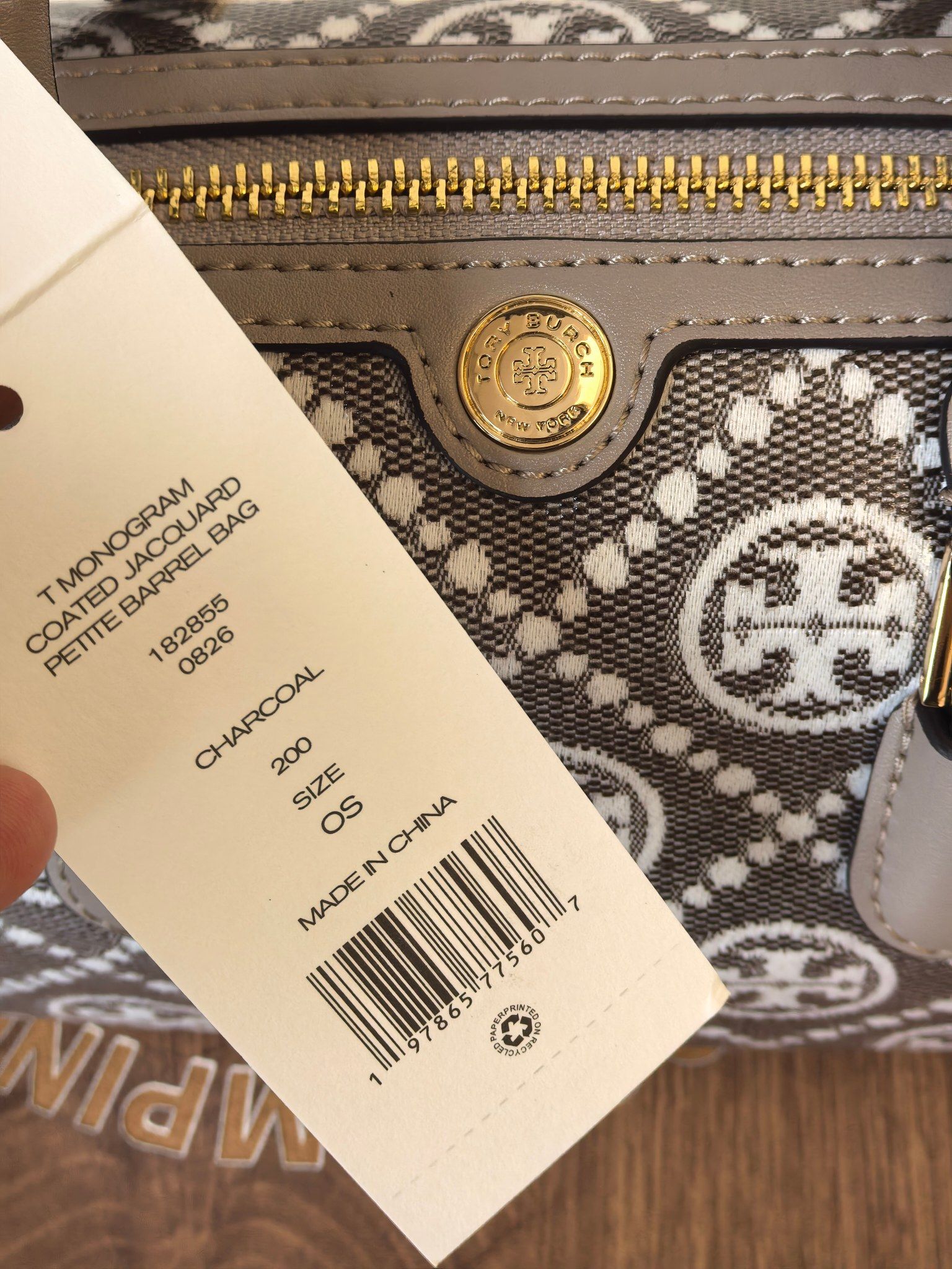 Number 1620 Boston bag is a round and plump pillow bag