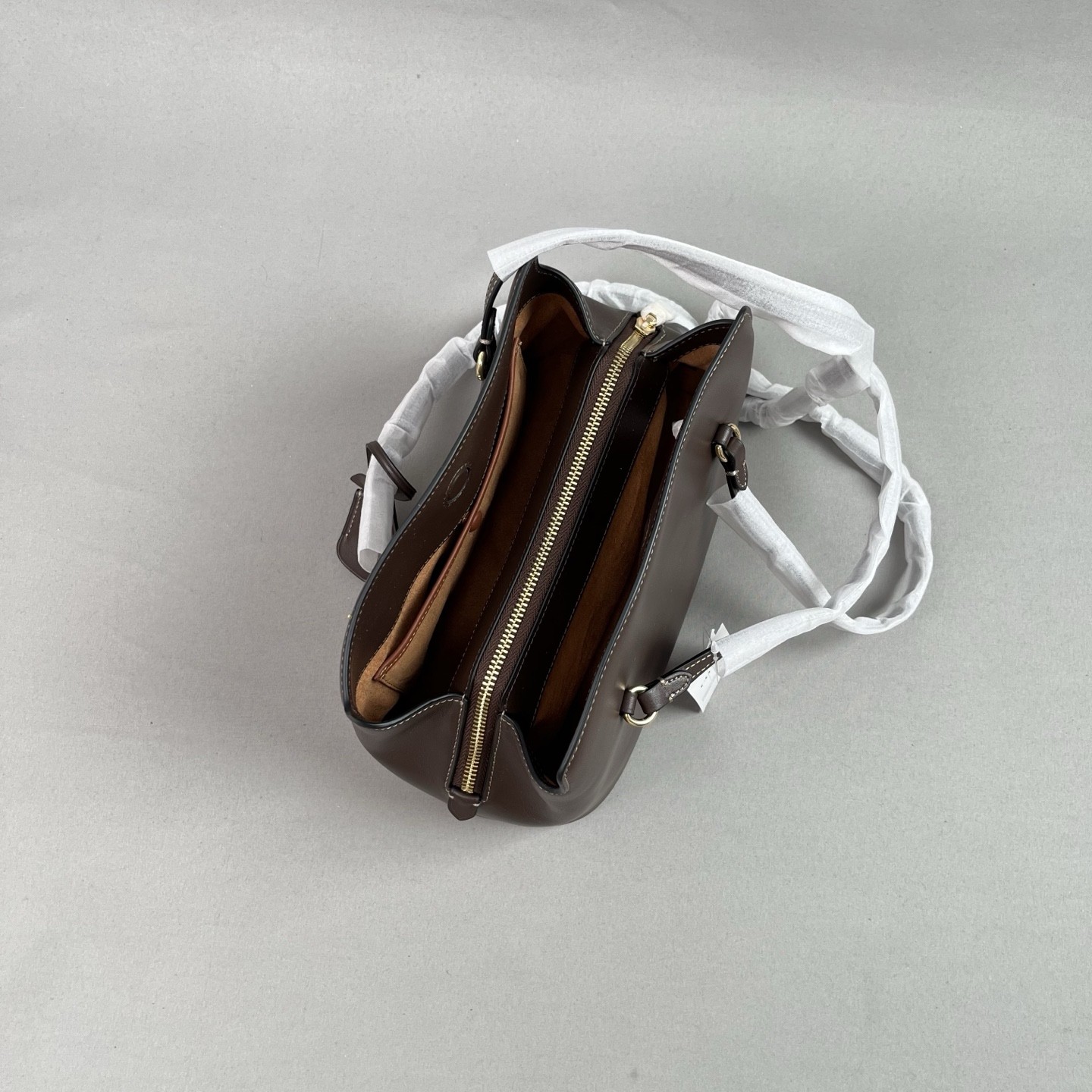 coach Original CFP35. Elise's new tote bag, A versatile commuter essential